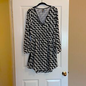 Black and white chevron stripped dress